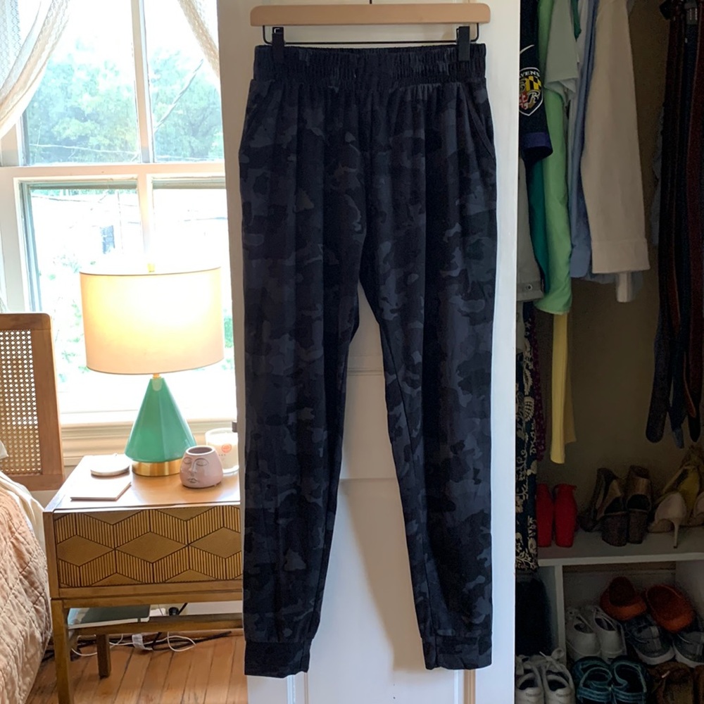 Soft and stretchy camo joggers